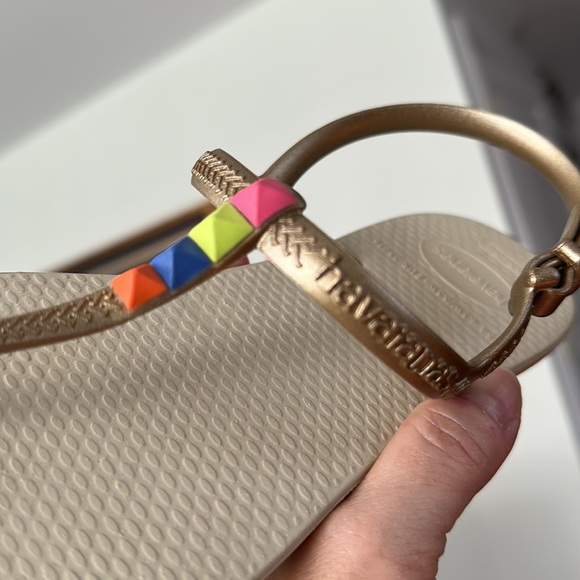 Havaianas Thong Style Flip Flop - Picture 7 of 8